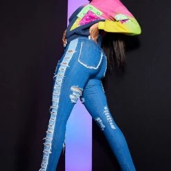 Wholesale ✔️ WOMENS 👖 JEANS HEAVY DISTRESSED SKINNY JEAN-MEDIUM WASH ✔️ 9 WOMENS JEANS HEAVY DISTRESSED SKINNY JEAN-MEDIUM WASH