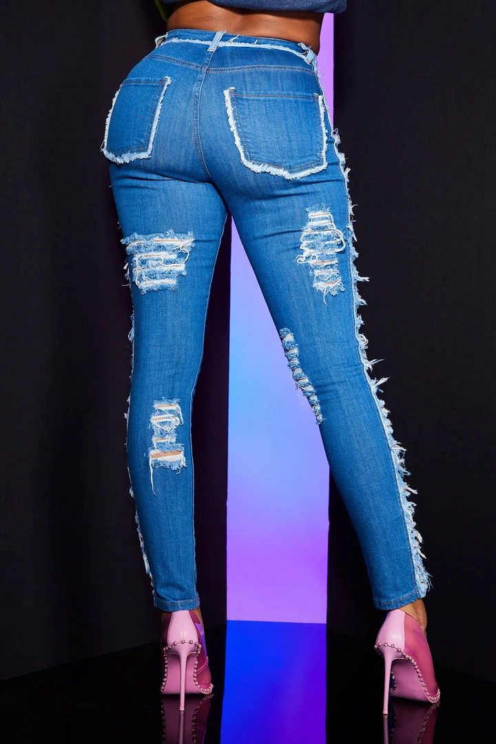 Wholesale ✔️ WOMENS 👖 JEANS HEAVY DISTRESSED SKINNY JEAN-MEDIUM WASH ✔️ 5 WOMENS JEANS HEAVY DISTRESSED SKINNY JEAN-MEDIUM WASH
